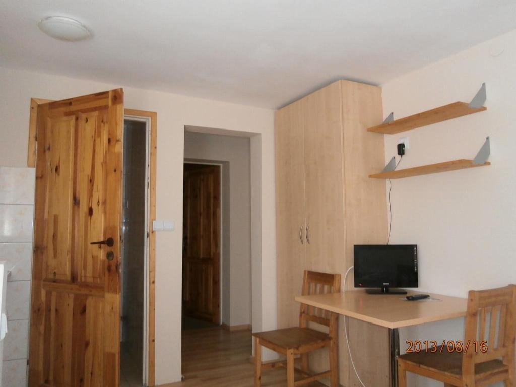Victoria Hostel *